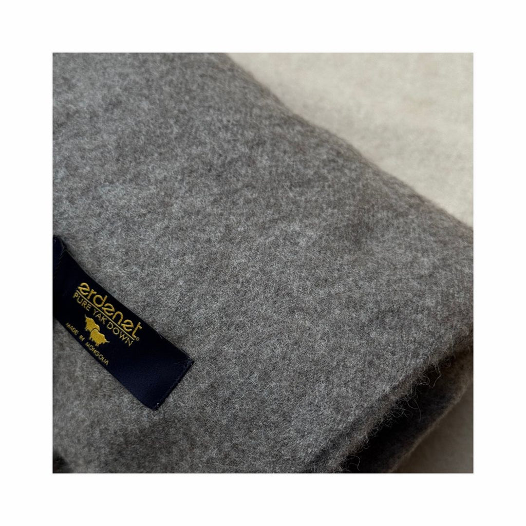 Yakwolle Decke fein und graumeliert