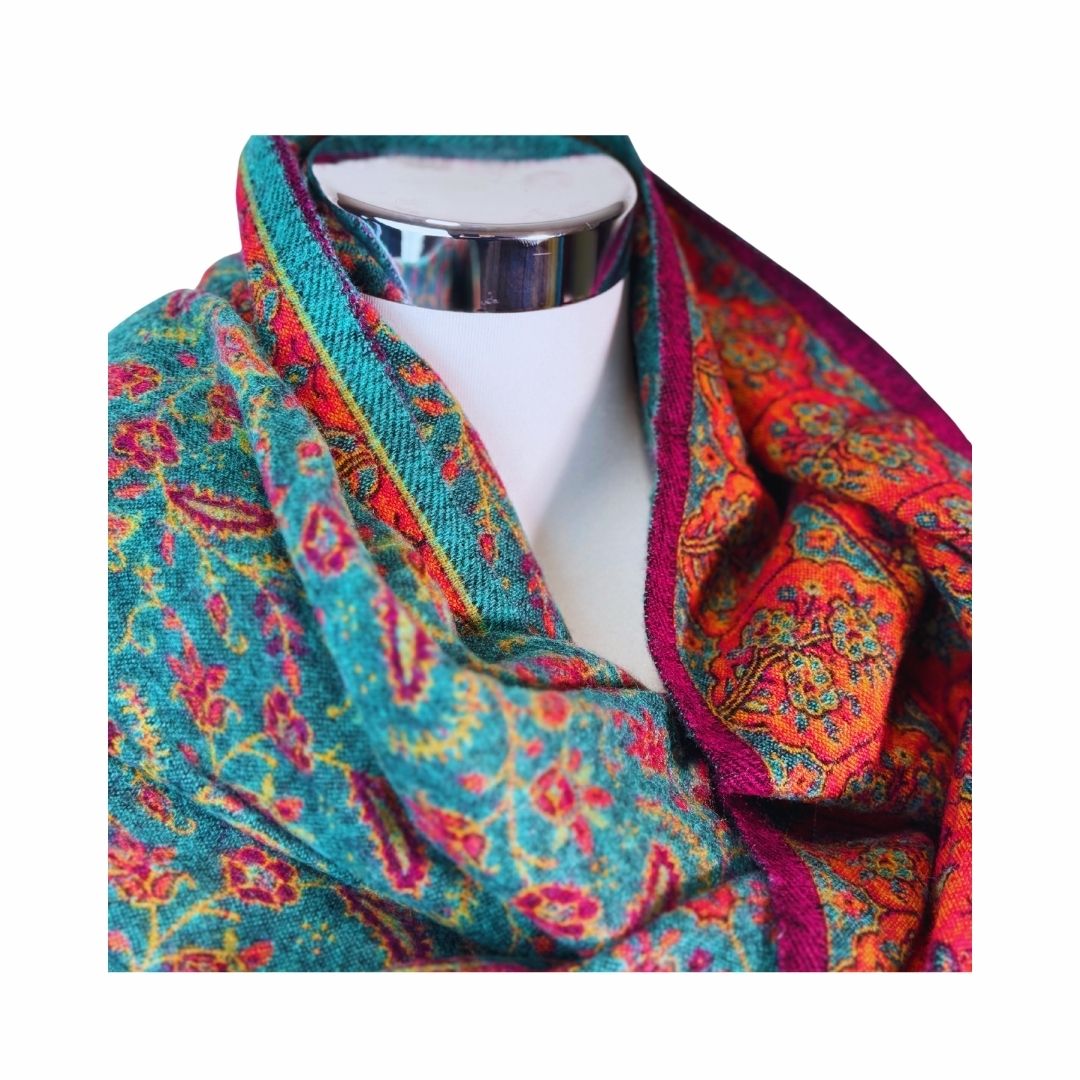 Tibetischer Schal hellpetrol-rot-Blume