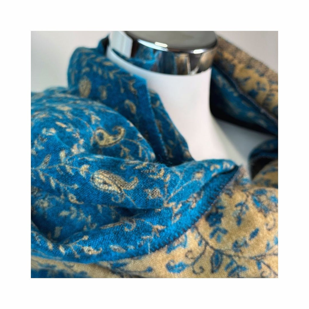 Tibetischer Schal blau-beige-Blume