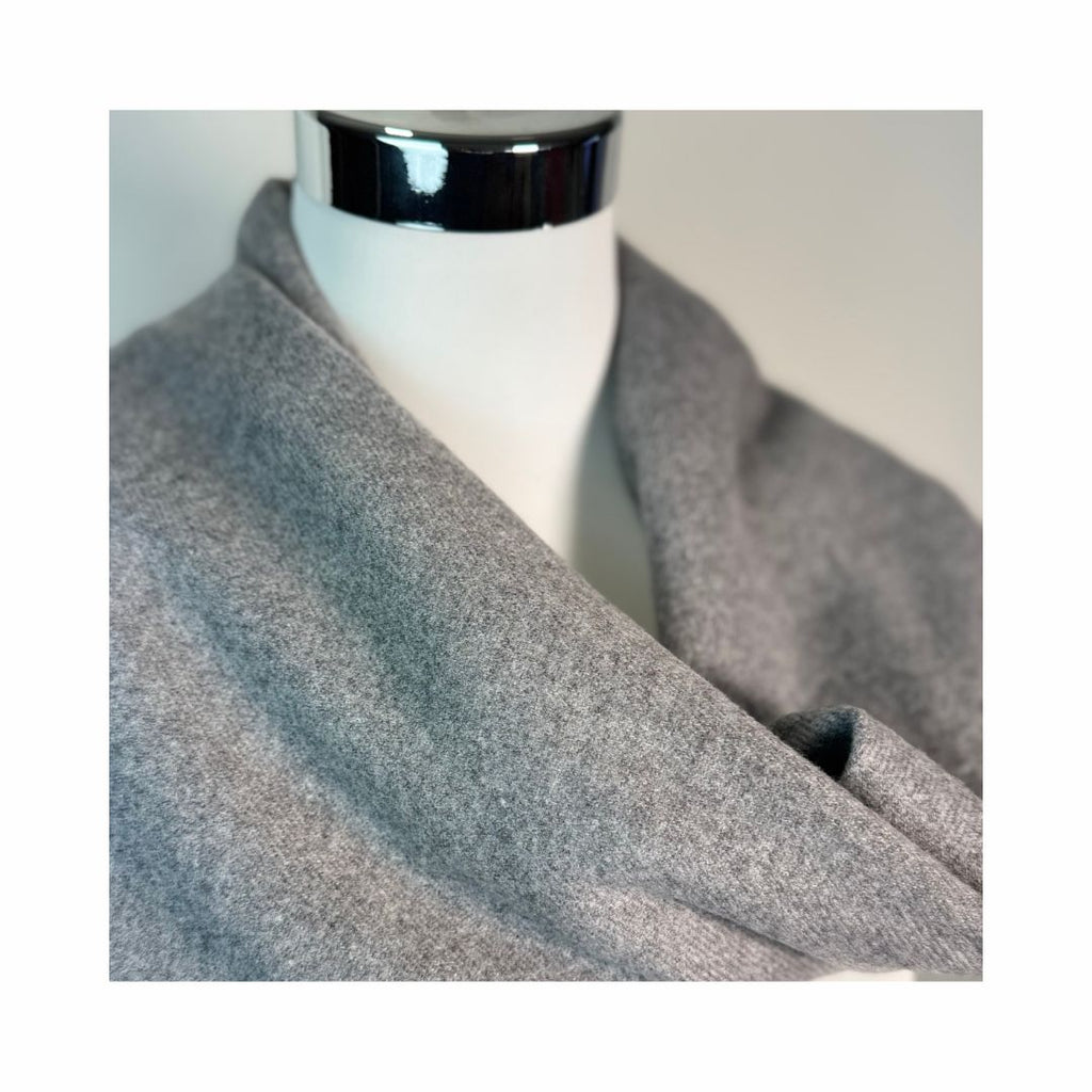 Wollschal hellgrau
